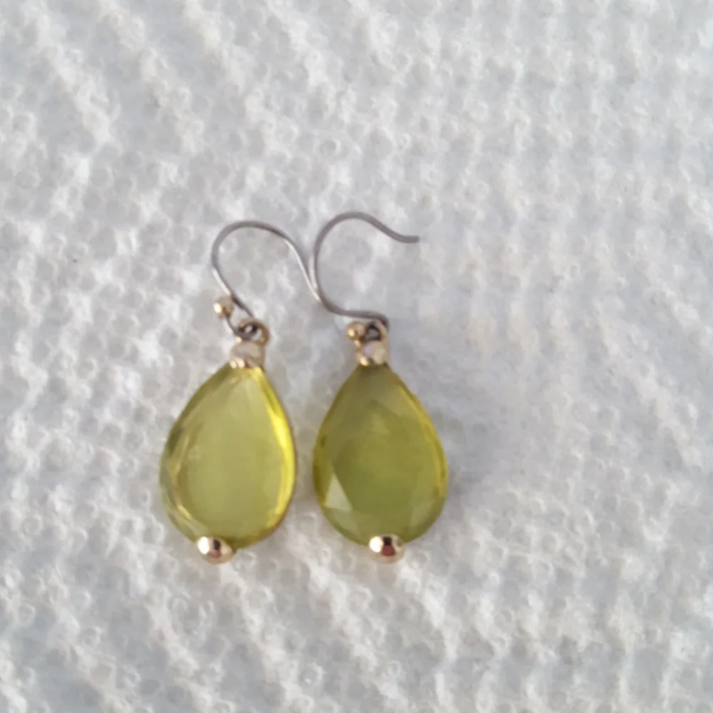 Earrings Green stone